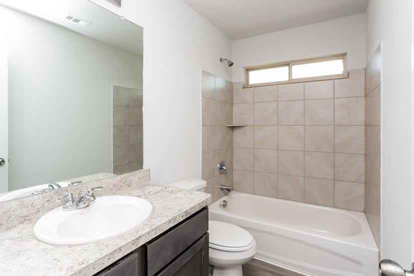 1413 Timothy St - Photo 7 of 13