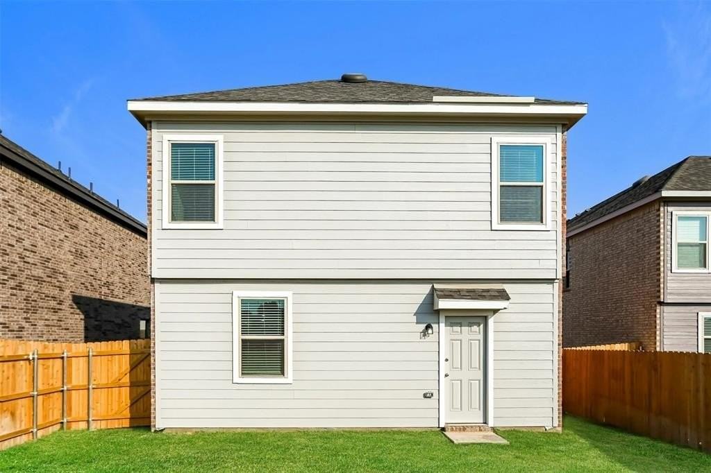 1303 Jonah Ln - Photo 3 of 16