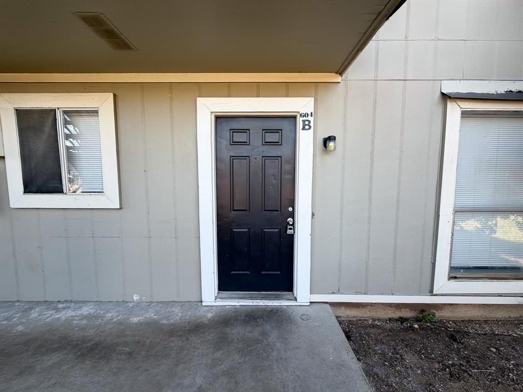 604 Walter Stephenson Rd #B - Photo 2 of 10