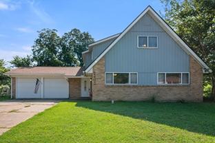 2402 Woodlawn Dr - Photo 1 of 1