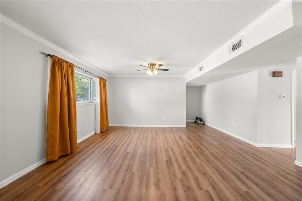 2402 Woodlawn Dr - Photo 7 of 18