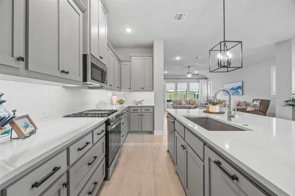 2102 Clear Water Way - Photo 7 of 32