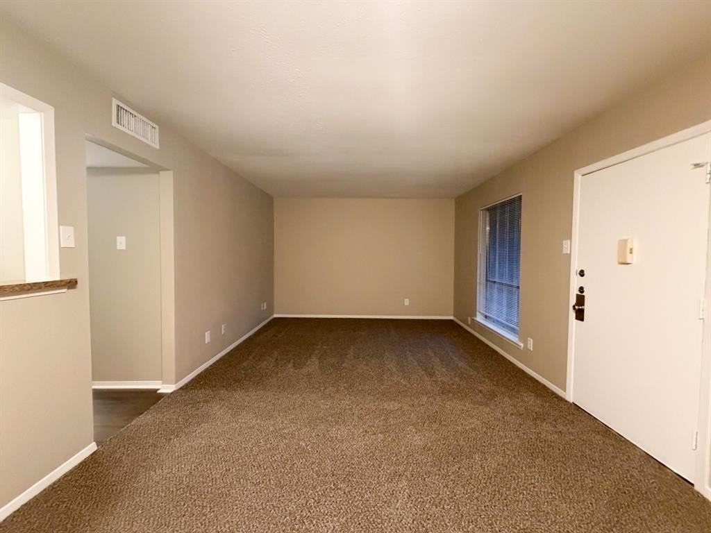 510 W Marvin Ave #207 - Photo 3 of 12