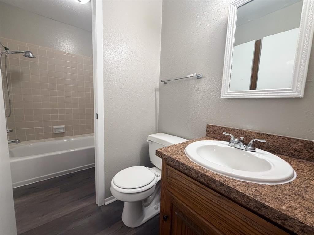 510 W Marvin Ave #207 - Photo 5 of 12