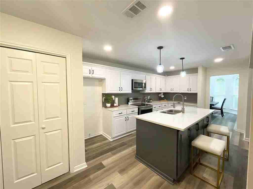 8701 Woodlake Dr - Photo 6 of 14