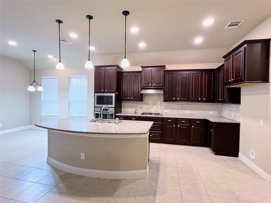 1001 Summer Ln - Photo 3 of 18