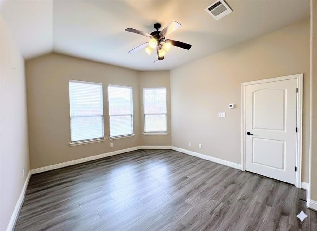 1001 Summer Ln - Photo 7 of 18