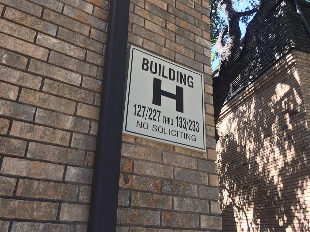 4312 Bellaire Dr S #127 - Photo 3 of 17