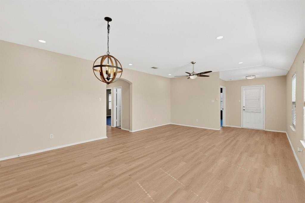 1406 Cedar Hollow Dr - Photo 7 of 39