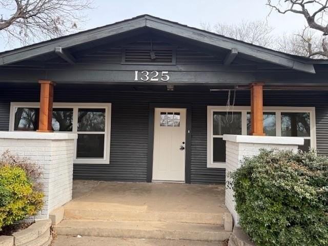 1325 Highland Ave - Photo 3 of 19