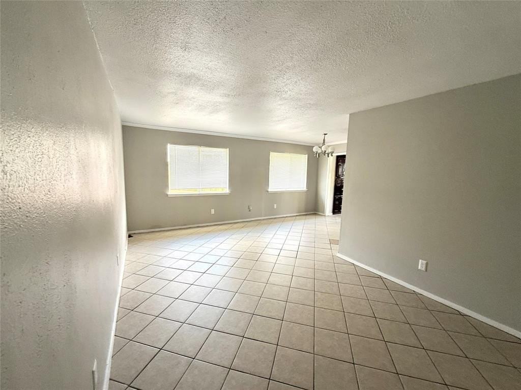 1909 Forestdale Dr - Photo 5 of 16