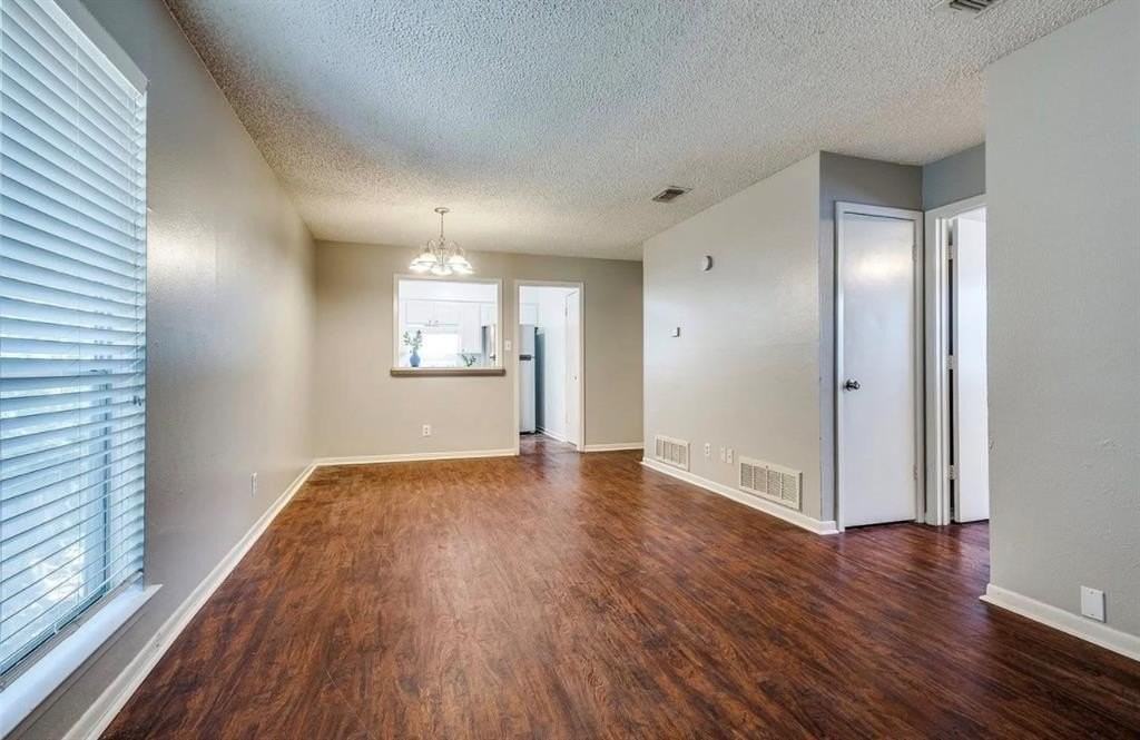 627 Texas St - Photo 2 of 10