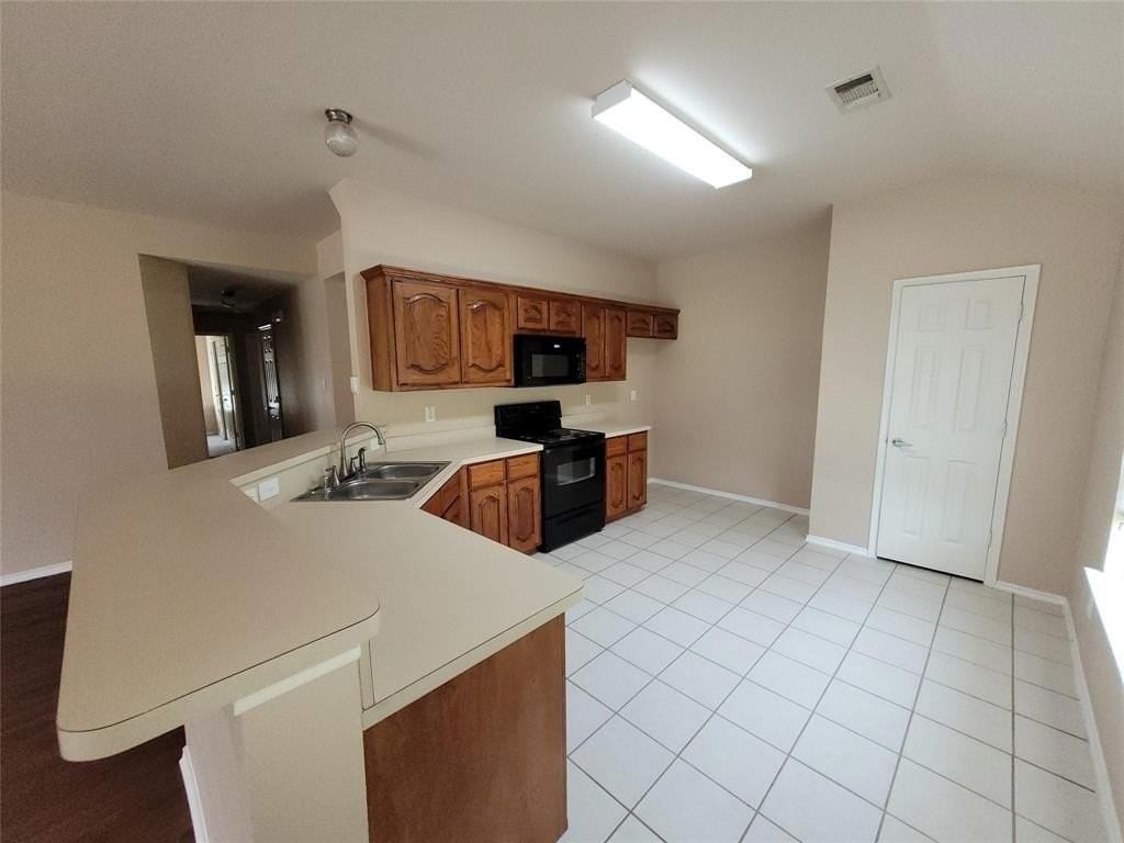 2851 Avery - Photo 2 of 15