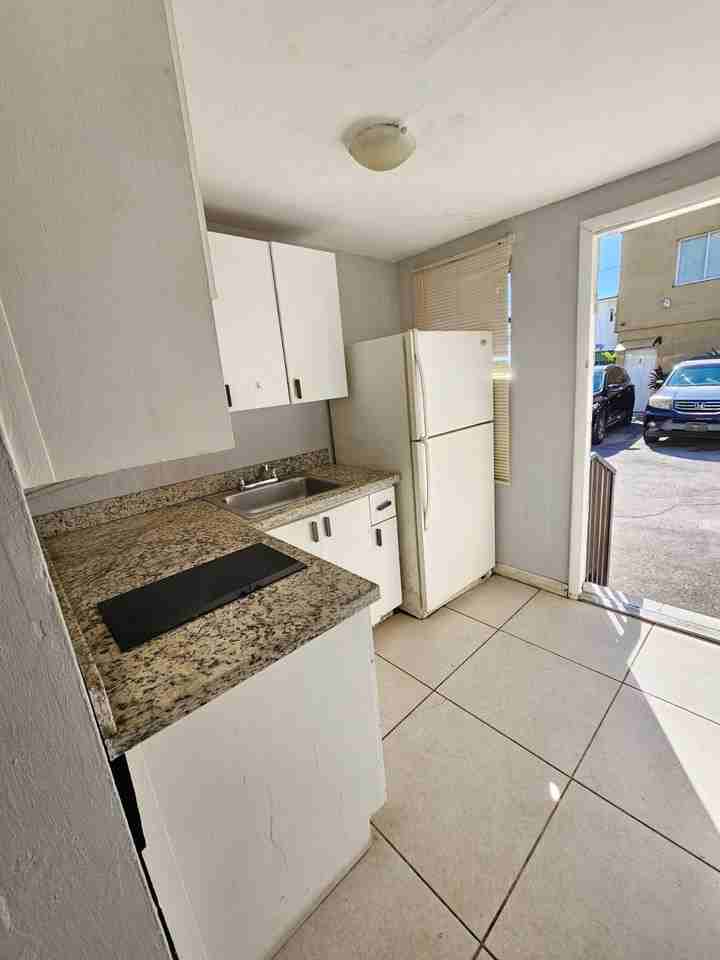 1036 Sw 2nd St #1 - Photo 5 of 5