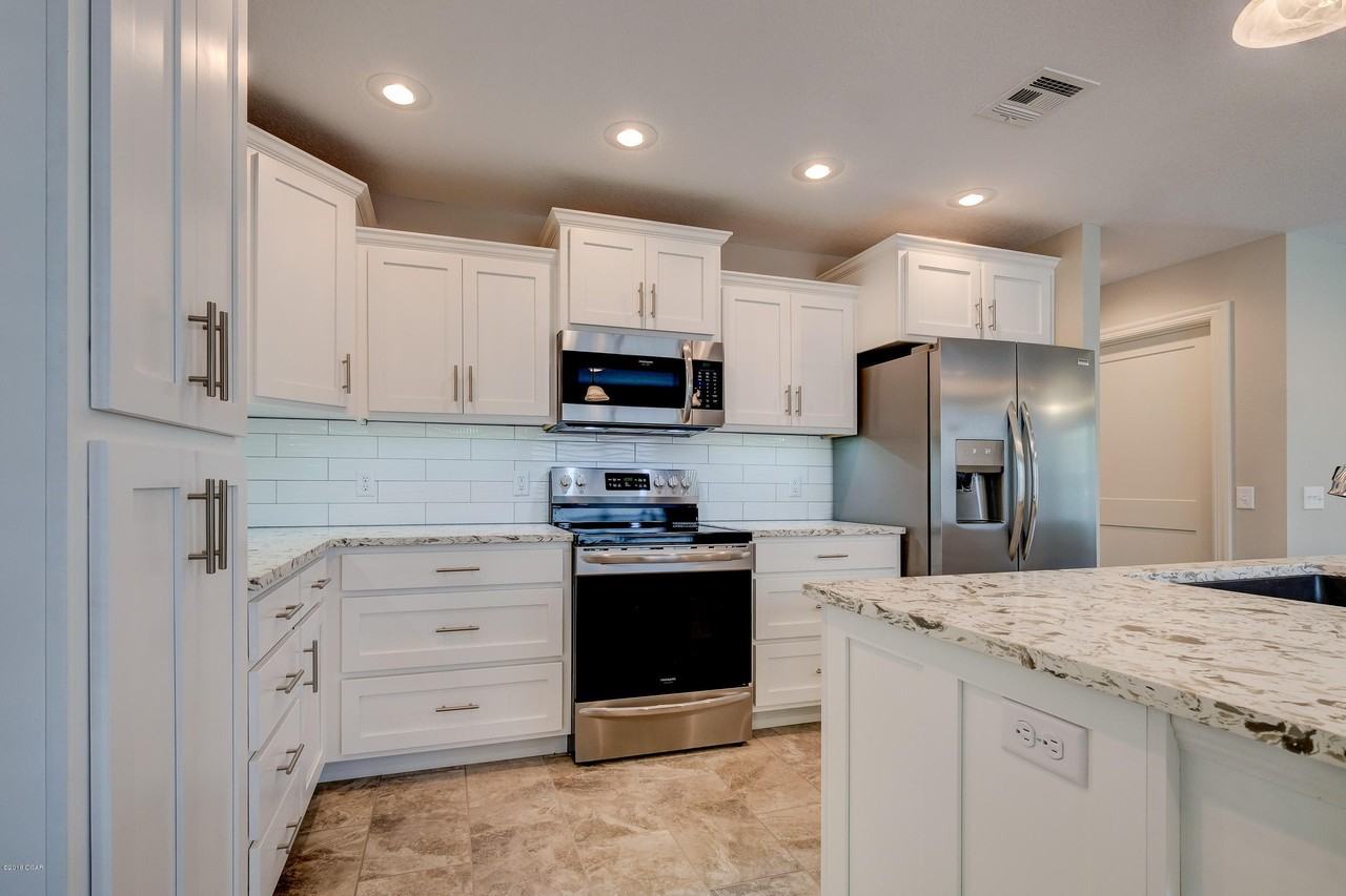 3317 S Moffet Ave - Photo 3 of 16