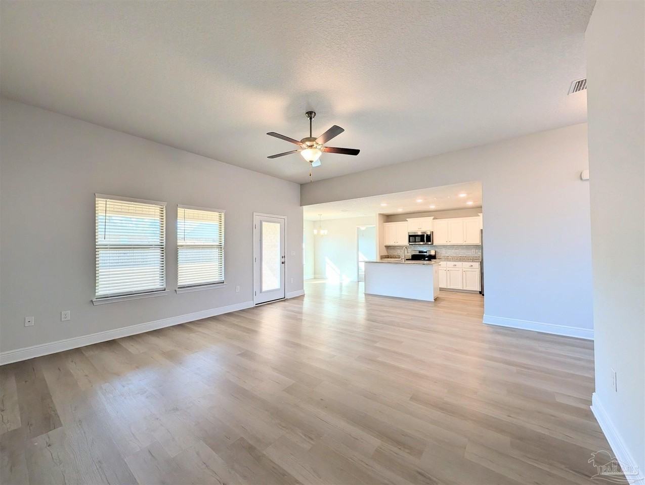 5693 Old Stone Blvd - Photo 7 of 43