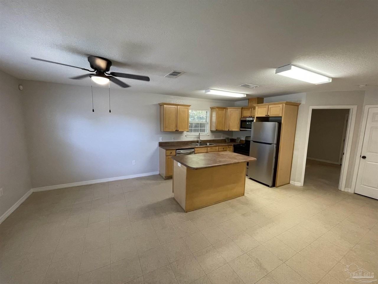 1116 N 7th Ave - Photo 3 of 12