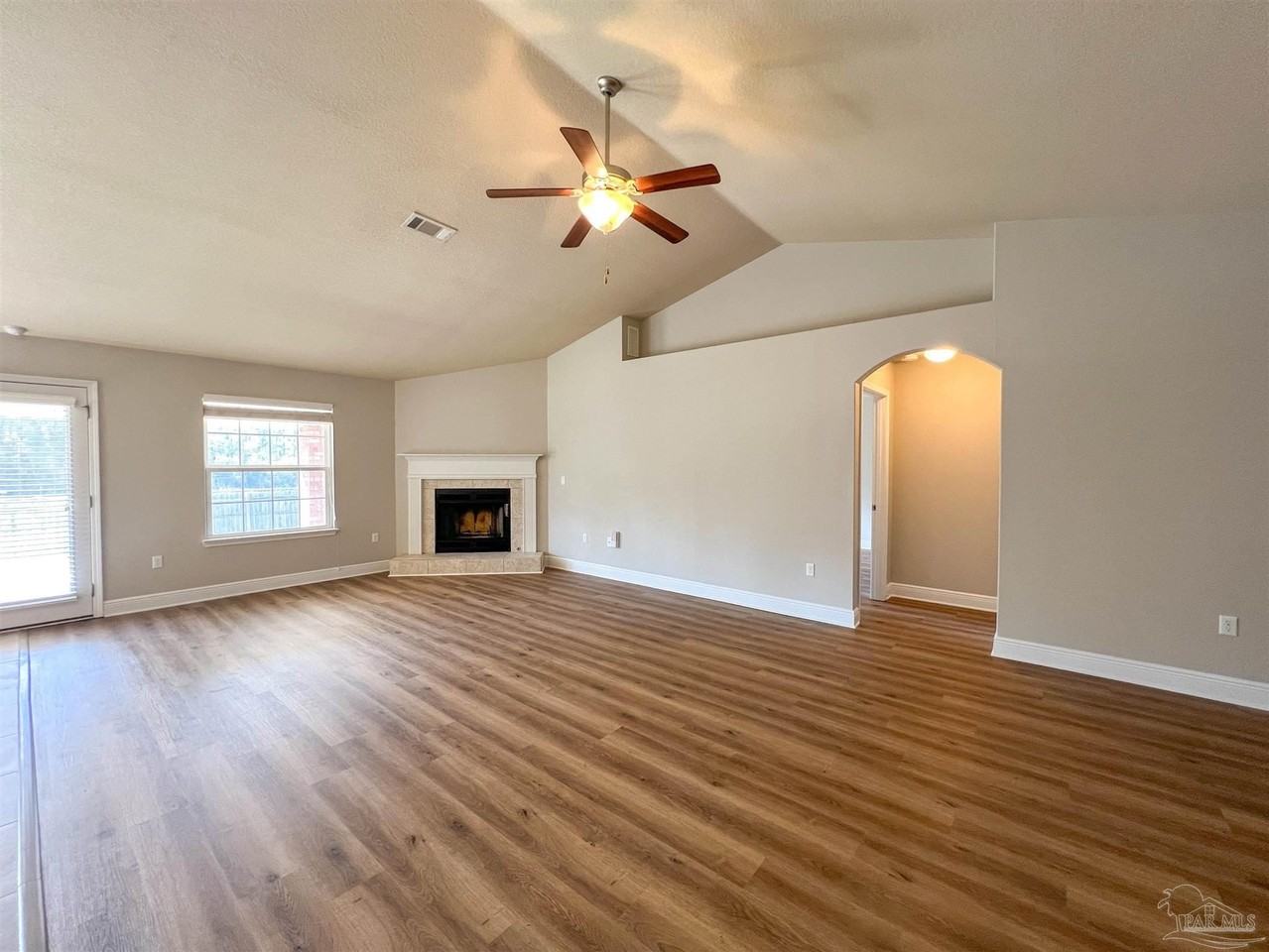 5588 Inspiration St - Photo 4 of 39