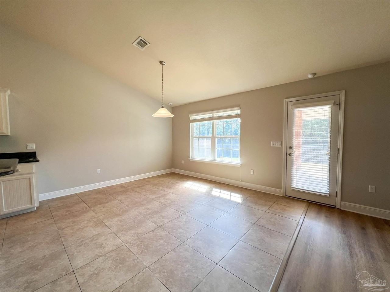 5588 Inspiration St - Photo 5 of 39