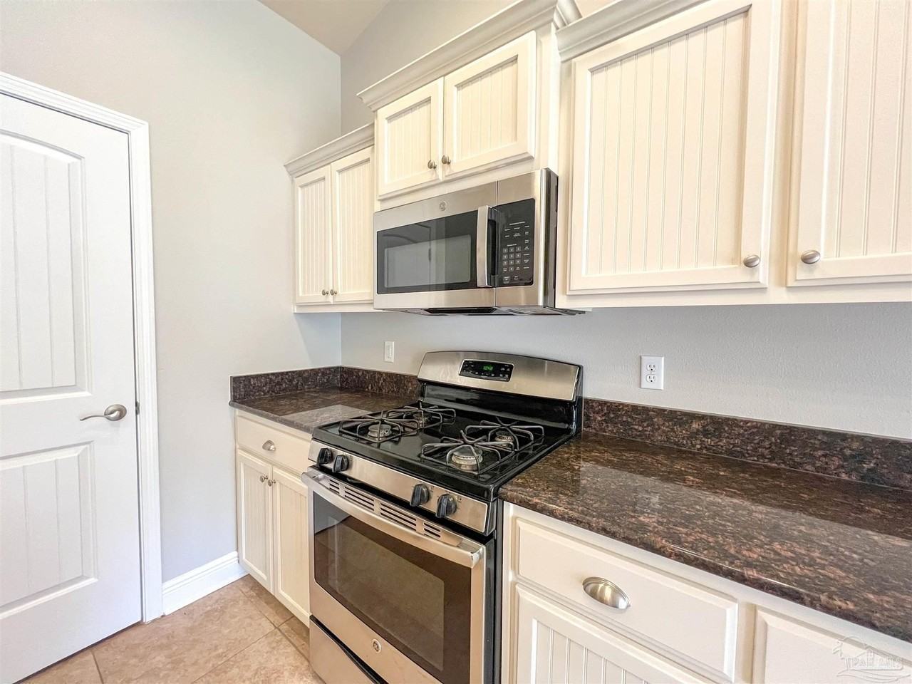 5588 Inspiration St - Photo 7 of 39