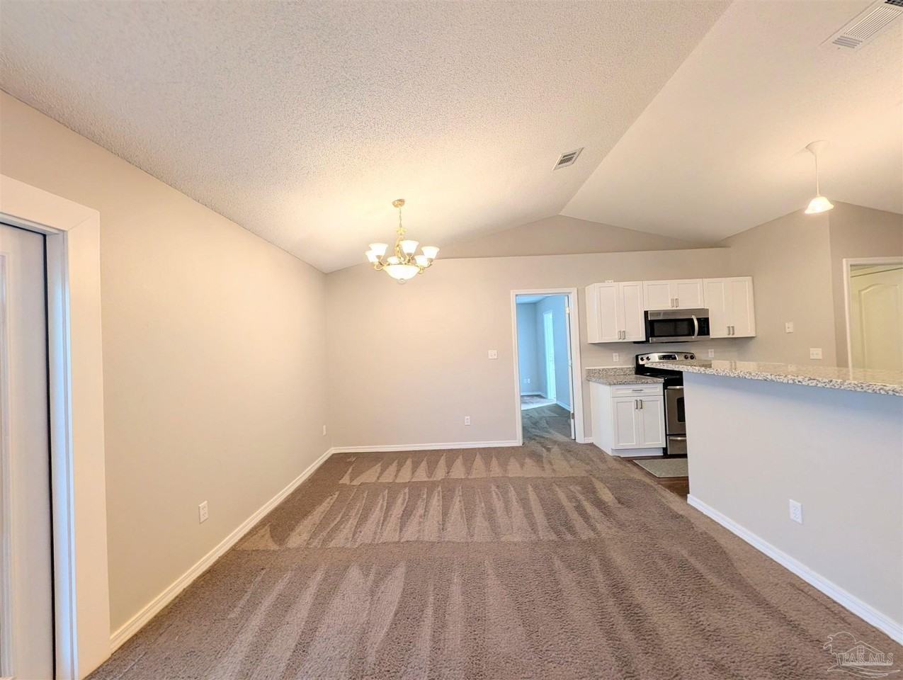 175 Carrier Dr - Photo 5 of 30