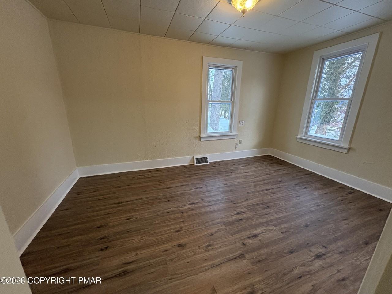 114 Knight St - Photo 3 of 12