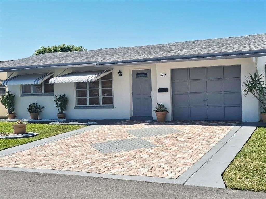 5713 Nw 65th Ter - Photo 2 of 27