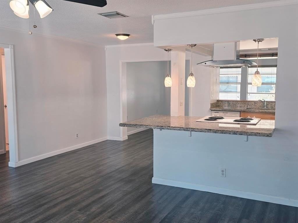 5713 Nw 65th Ter - Photo 6 of 27