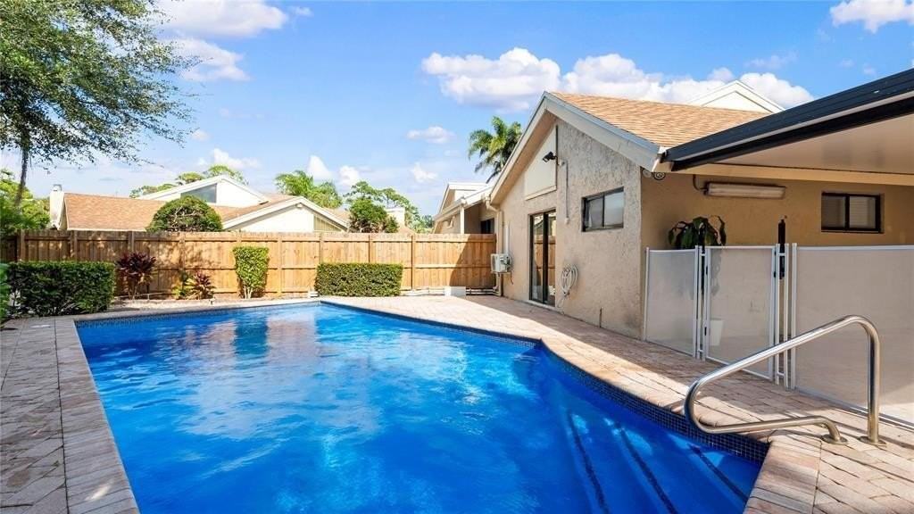 7659 Sierra Ter W - Photo 6 of 22