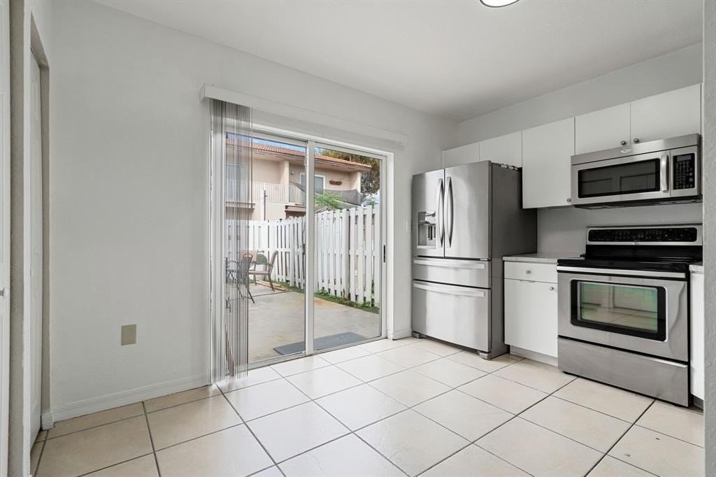 13765 Sw 171st Ter - Photo 5 of 25