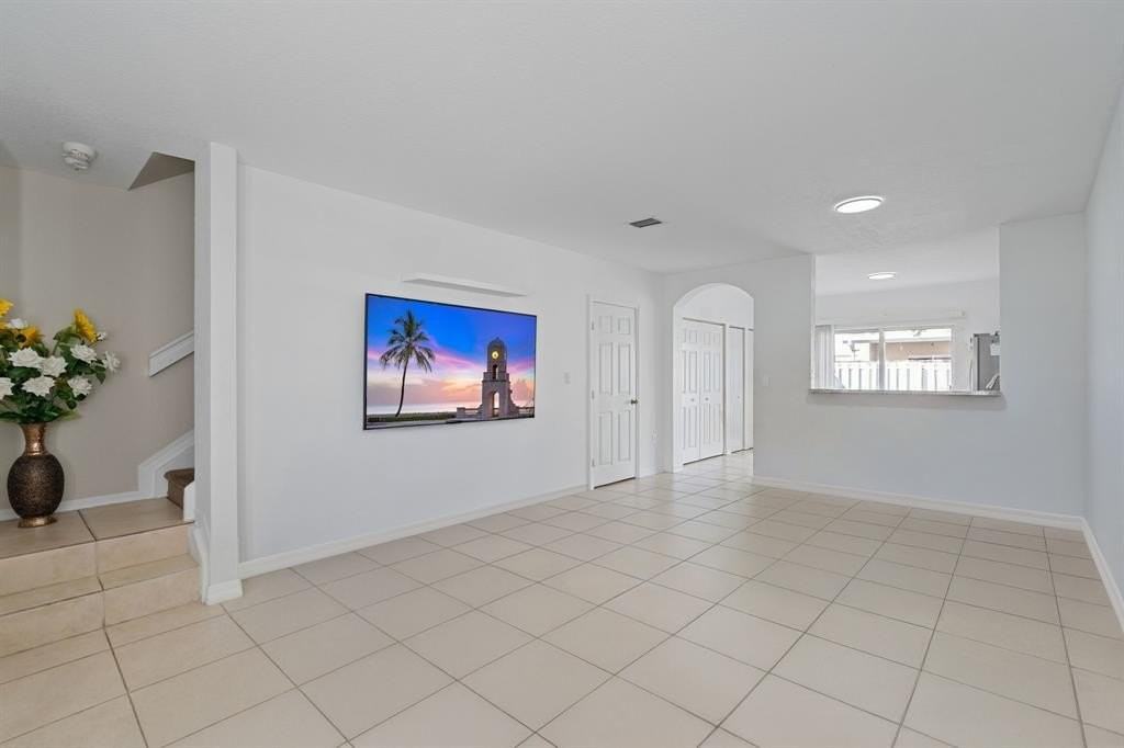 13765 Sw 171st Ter - Photo 6 of 25