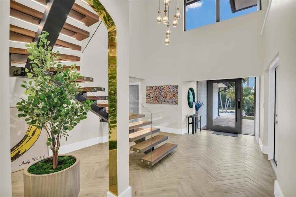 319 S Riverside Dr - Photo 7 of 50