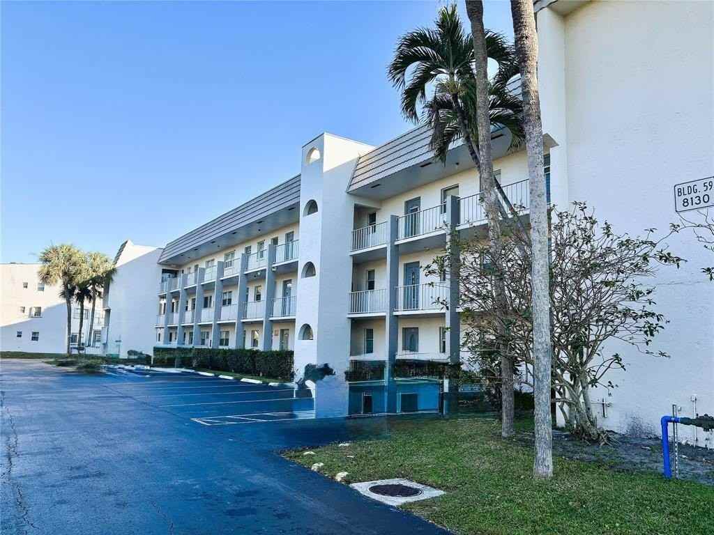 8130 Sunrise Lakes Blvd #308