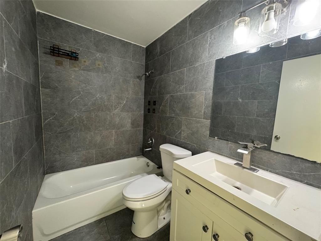 970 Sw 76th Ave #3 - Photo 7 of 11