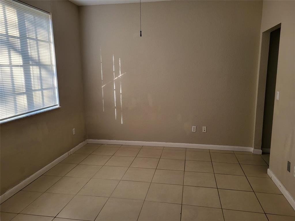 1957 Freeport Ln #1957 - Photo 7 of 14