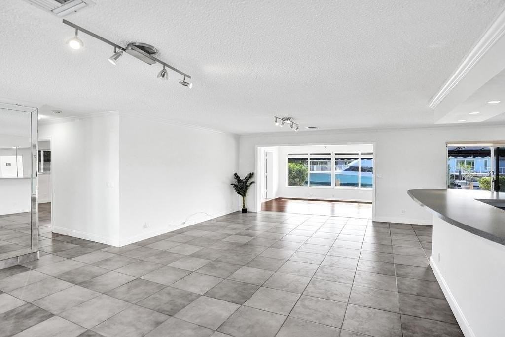 2632 Se 10th Ct - Photo 7 of 49