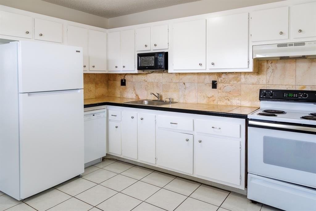 6211 Sw 37th St #211 - Photo 2 of 25