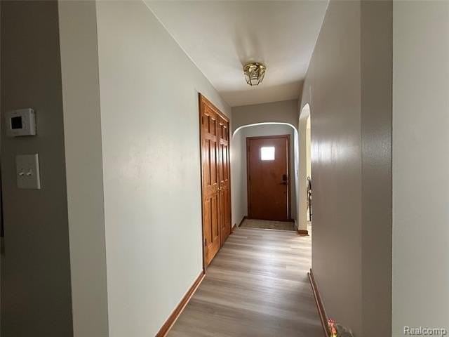 1221 Golfview Dr - Photo 3 of 21