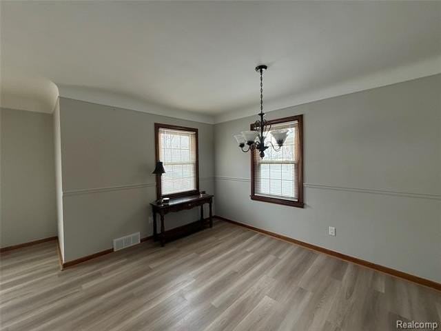 1221 Golfview Dr - Photo 5 of 21