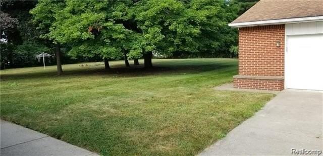 6119 Rochester Rd - Photo 3 of 11