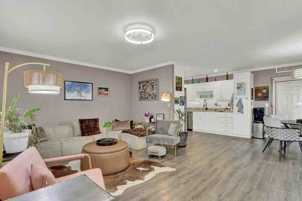 279 Flanders F - Photo 4 of 18