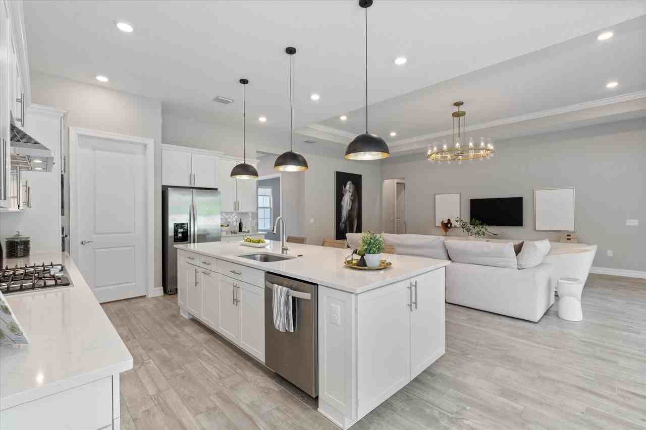 5312 Blue Reed Ln - Photo 7 of 38