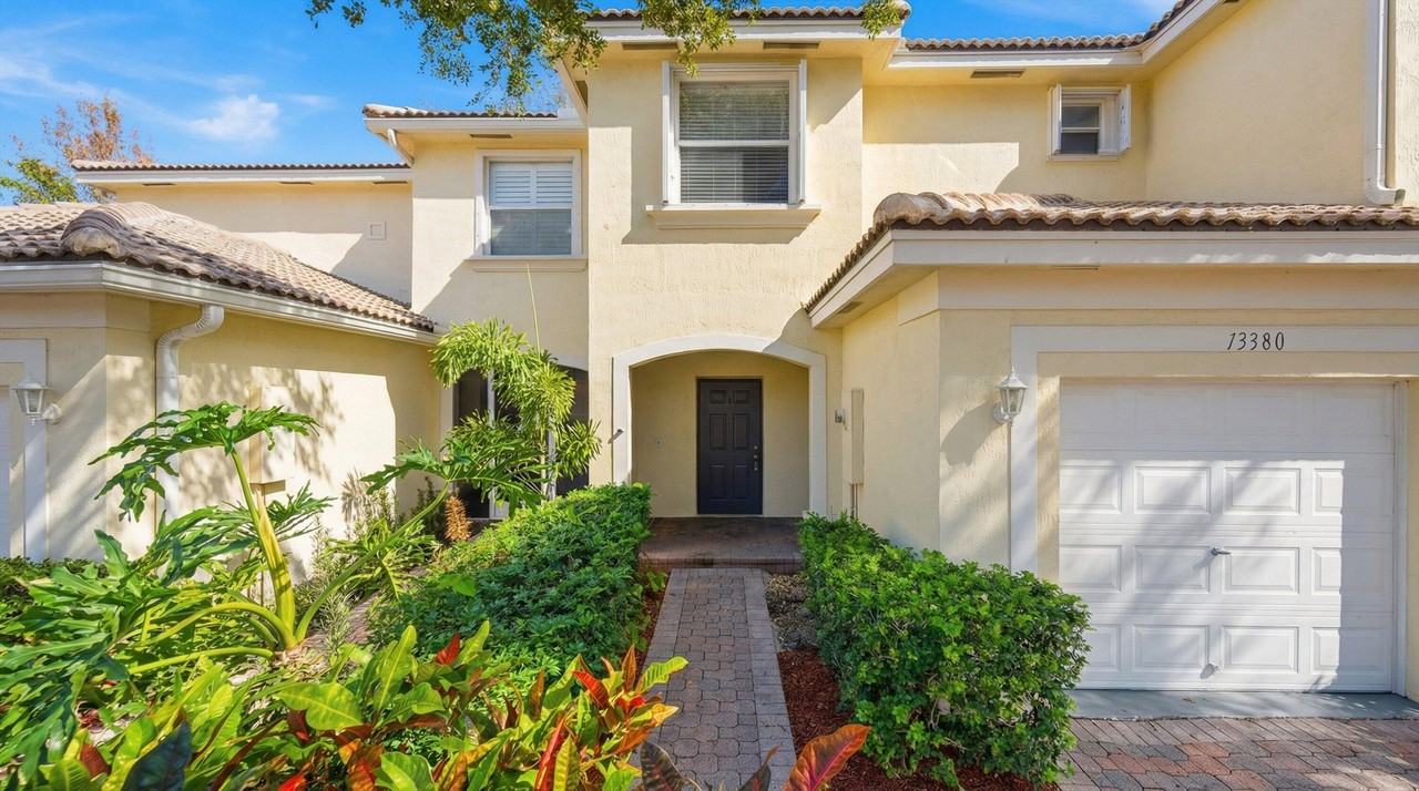 13380 Georgian Ct - Photo 2 of 24