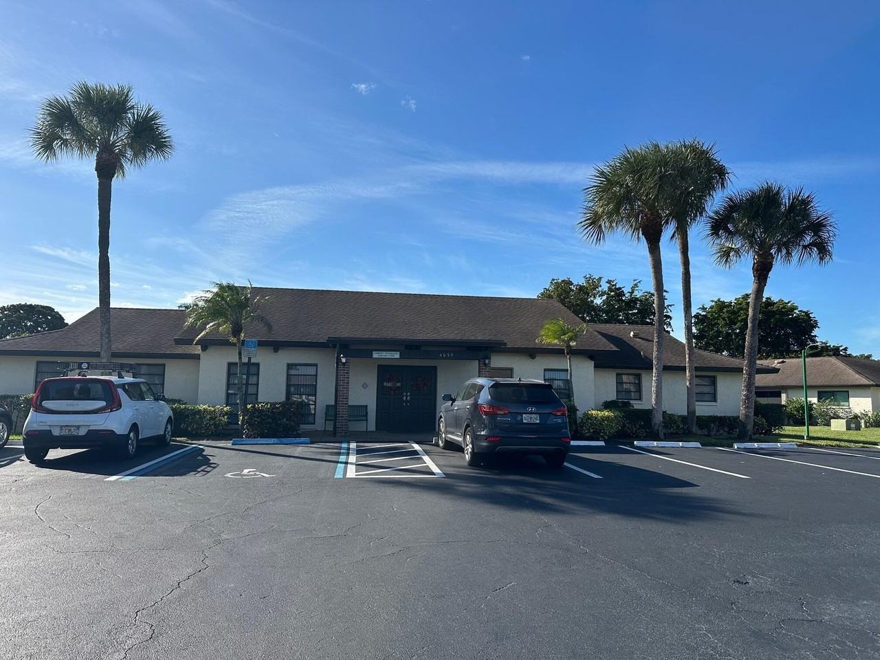 4800 Quailwood Dr #A - Photo 4 of 11