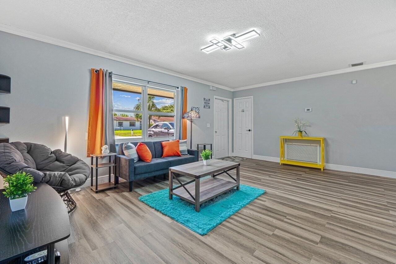 1250 Sw 6th Ave - Photo 5 of 22