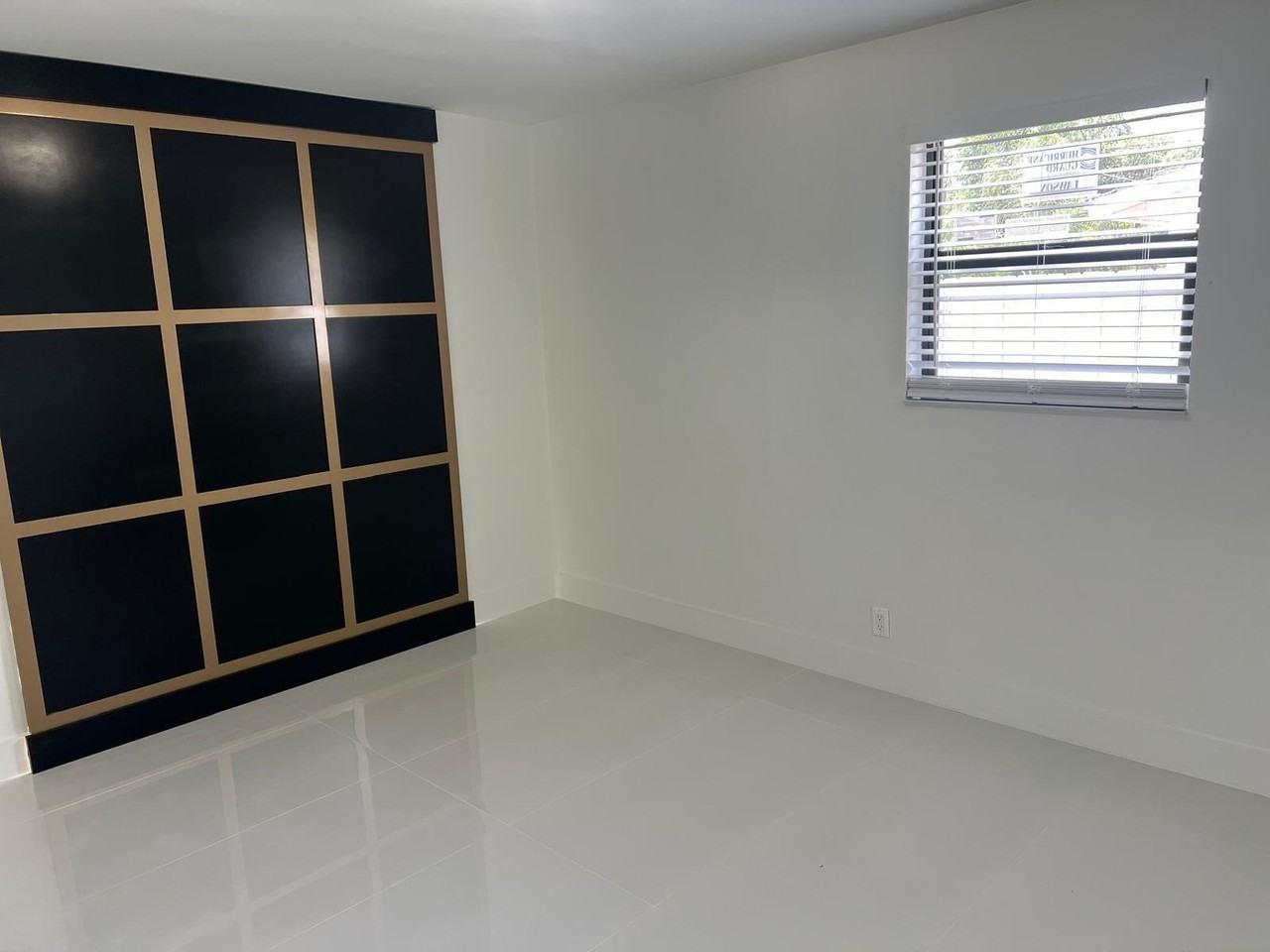 1122 Woodbine Rd - Photo 4 of 11