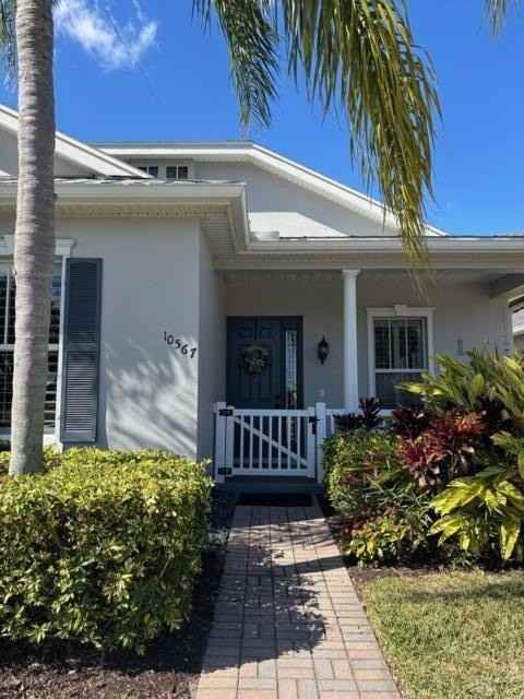 10567 Sw West Park Ave - Photo 2 of 50