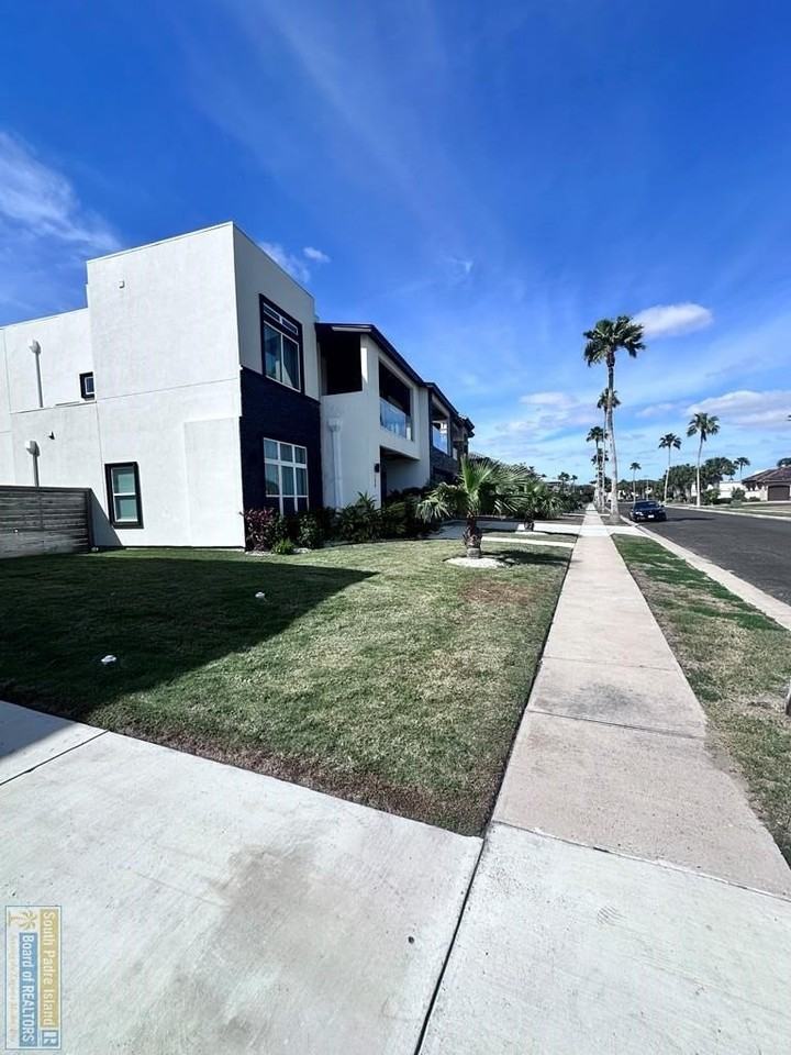 154 Oleander Dr - Photo 5 of 33