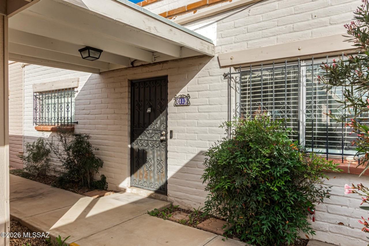 11 E Pastime Rd - Photo 3 of 27