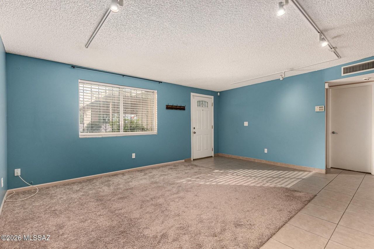 11 E Pastime Rd - Photo 4 of 27